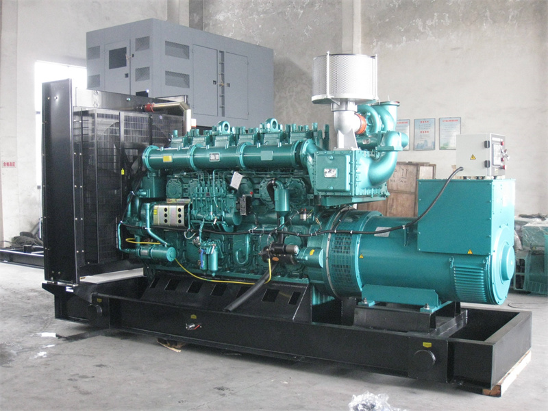 惠民200KW 柴油发电机的油耗是多少？