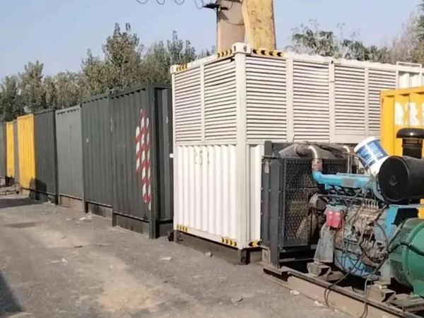 惠民200KW柴油发电机机组每小时油耗是多少？